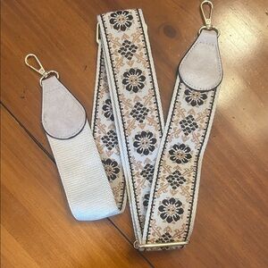 Replacement Floral Embroidered Guitar Bag Strap - Black and Gold